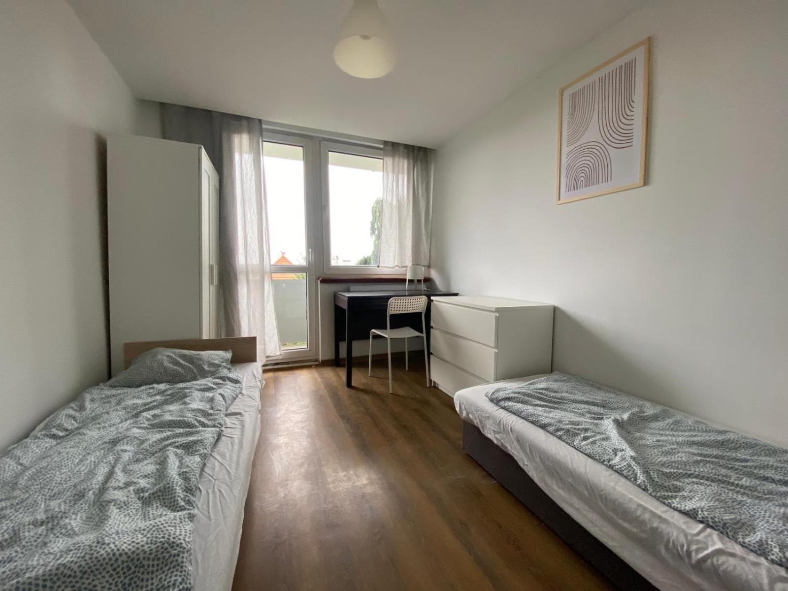 Hostello Airport Strzegomska - W Pelni Wyposazone Pokoje - Wroclaw — Photos 1